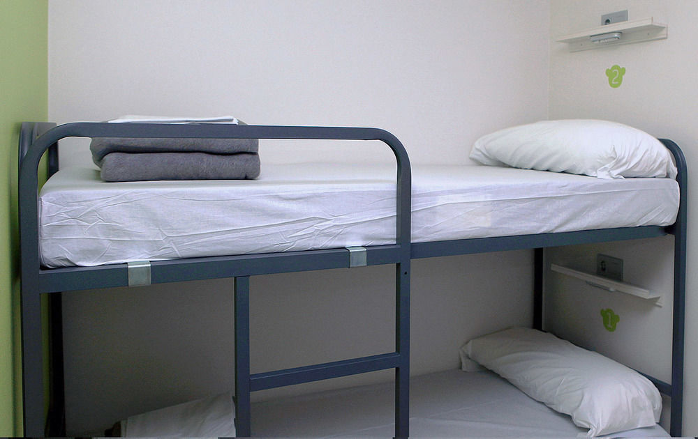 Meeting Point Hostal *
